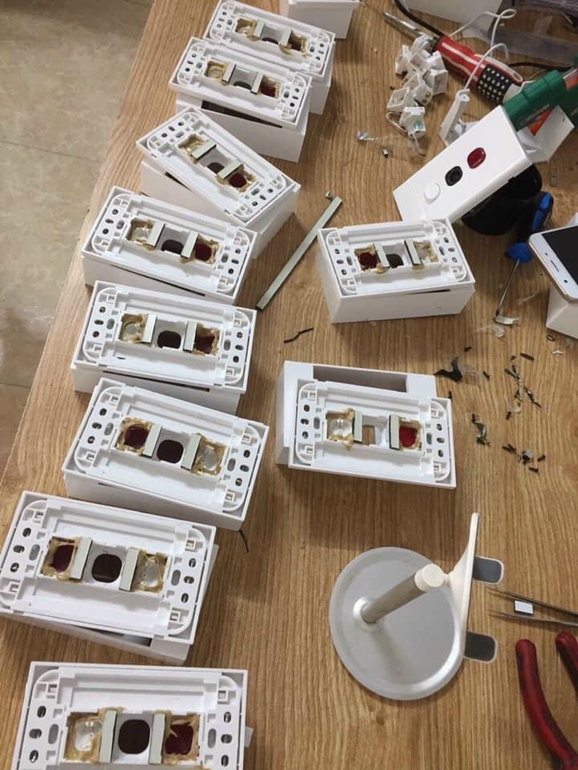 Camera ngụy trang ổ điện wifi không dây KAS-8016 trong nhà